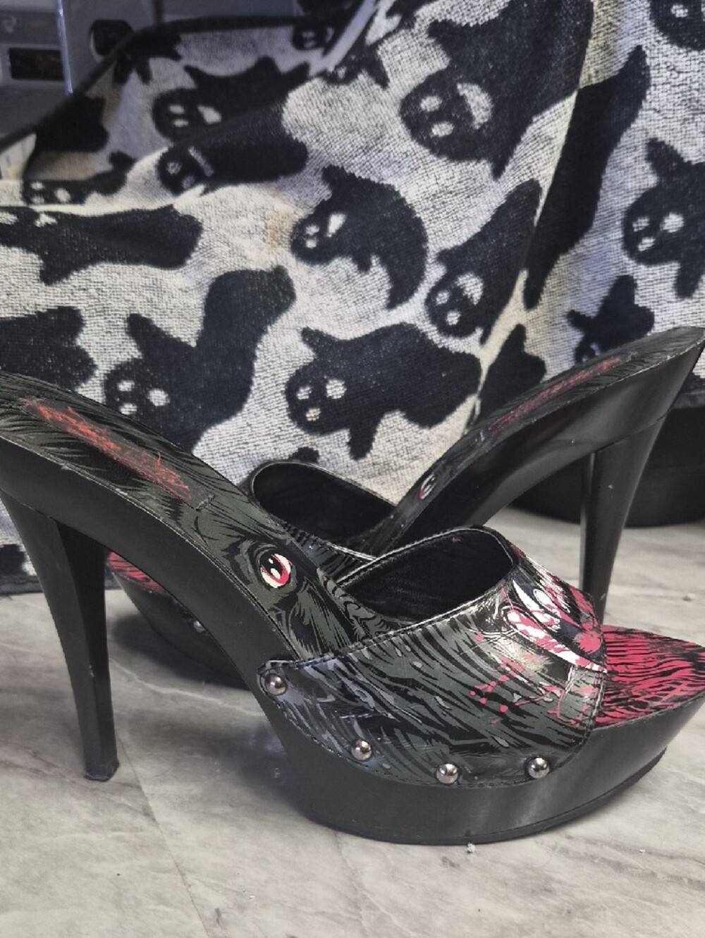 🐺 RARE Vintage Iron Fist "Wolfbeater" Platform Mules - Picture 3 of 7